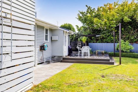 Photo of property in 1 Nikau Street, Inglewood, 4330