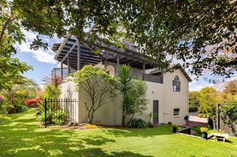 Photo of property in 4 Tupara Crescent, Kawaha Point, Rotorua, 3010