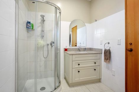 Photo of property in 1 Victoria Street, Cambridge, 3434