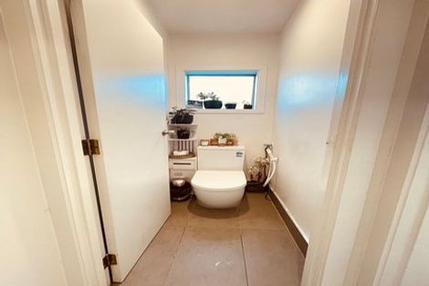 Photo of property in 5/92 Titirangi Road, New Lynn, Auckland, 0600