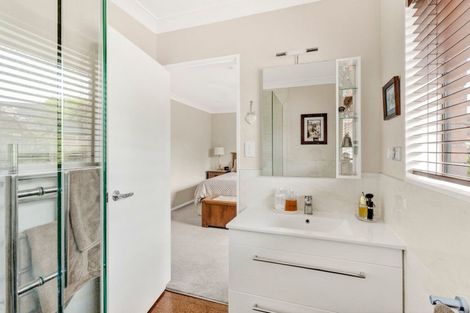 Photo of property in 3 Bronte Place, Leamington, Cambridge, 3432