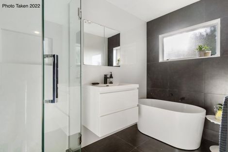 Photo of property in 1/83 Manuka Road, Bayview, Auckland, 0629