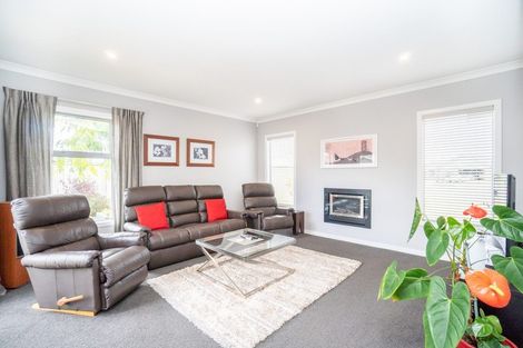 Photo of property in 32 Liberty Grove, Kelvin Grove, Palmerston North, 4414