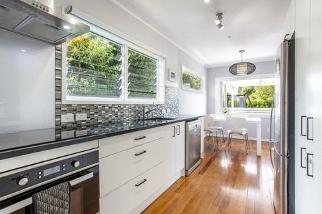 Photo of property in 1/1 Tawa Road, Te Atatu Peninsula, Auckland, 0610