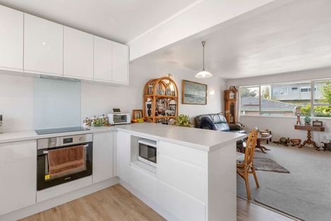 Photo of property in 4/28 Uxbridge Road, Mellons Bay, Auckland, 2014