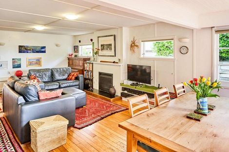 Photo of property in 53 Pukatea Street, Eastbourne, Lower Hutt, 5013