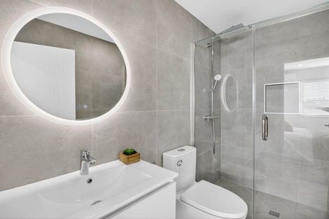 Photo of property in 7d Maroubra Place, Botany Downs, Auckland, 2010