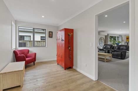 Photo of property in 37b Tiromoana Road, Raumati South, Paraparaumu, 5032