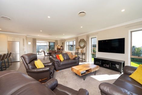 Photo of property in 28 Whakatomo Place, Havelock North, 4130