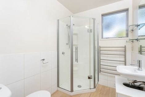 Photo of property in 92 Pemberton Avenue, Bayview, Auckland, 0629