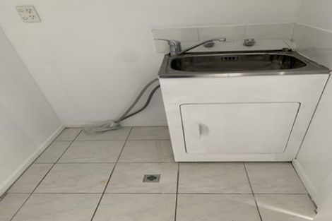 Photo of property in 25/3 Hulme Place, Henderson, Auckland, 0612