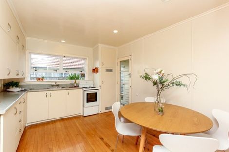 Photo of property in 21 Walsh Road, Westown, New Plymouth, 4310