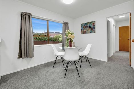 Photo of property in 2/46 View Road, Henderson, Auckland, 0612