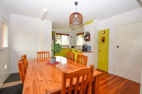 Photo of property in 1 Hughan Place, Carterton, 5713