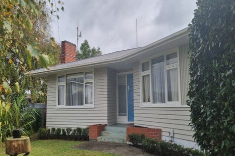 Photo of property in 25 Saint Albans Avenue, Hokowhitu, Palmerston North, 4410