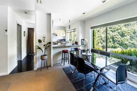 Photo of property in 2/17 Blackbridge Road, Wadestown, Wellington, 6012