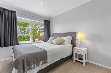 Photo of property in 2/85 Sylvan Avenue, Northcote, Auckland, 0627