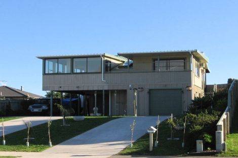 Photo of property in 119 Queens Road, Waikanae Beach, Waikanae, 5036