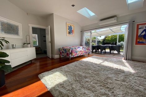 Photo of property in 43 Roseberry Avenue, Birkenhead, Auckland, 0626