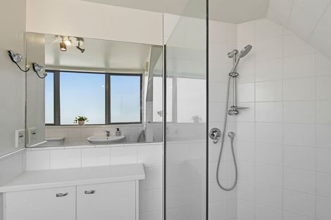 Photo of property in 2/280 Memorial Avenue, Burnside, Christchurch, 8053