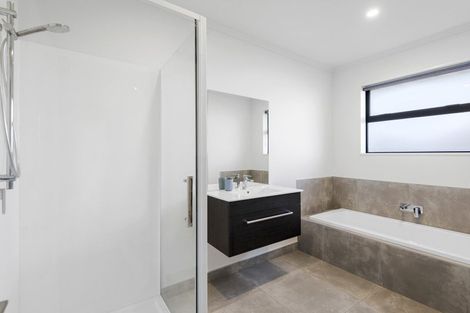 Photo of property in 17 Chimango Place, Rolleston, 7615