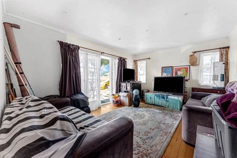 Photo of property in 87 Smythe Road, Henderson, Auckland, 0612