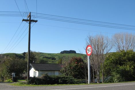 Photo of property in 11 Milne Street, Hunterville, 4730