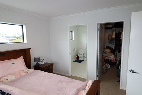 Photo of property in 7a Sandino Place, Grenada Village, Wellington, 6037