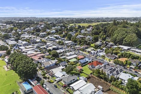 Photo of property in 28b Pendarves Street, New Plymouth, 4310