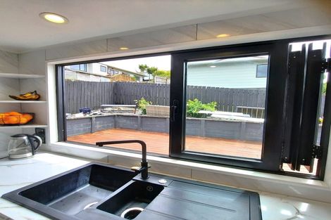 Photo of property in 2/4 Antrim Grove, Bayview, Auckland, 0629