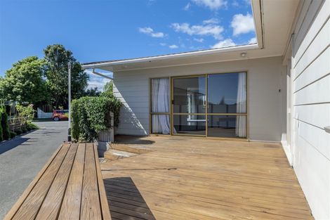 Photo of property in 92 Kennedy Drive, Levin, 5510