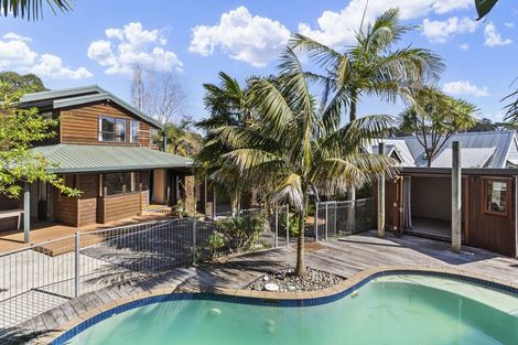 Photo of property in 5 Telephone Road, Birkenhead, Auckland, 0626