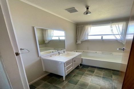 Photo of property in 5 Totara Drive, St Andrews, Hamilton, 3200