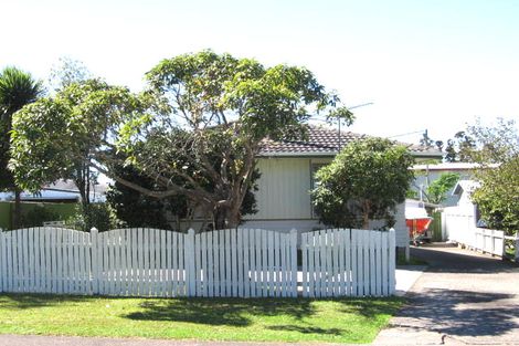 Photo of property in 6 Finlow Drive, Te Atatu South, Auckland, 0610