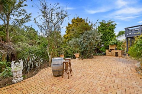 Photo of property in 27 Hebron Road, Waiake, Auckland, 0630