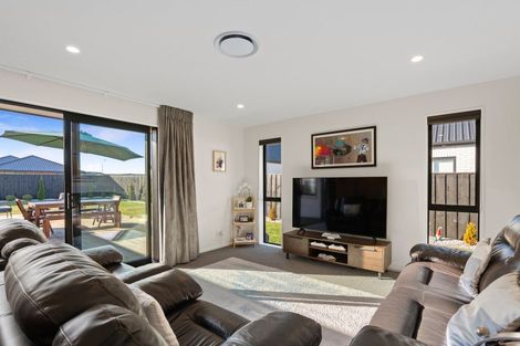 Photo of property in 21 Bob Reid Crescent, Darfield, 7510