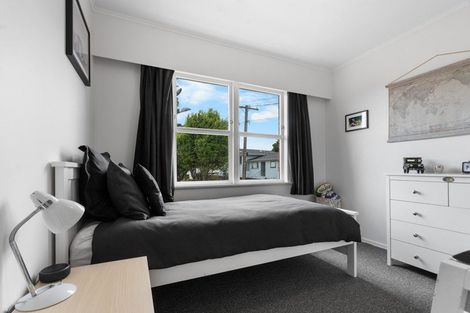 Photo of property in 180 Sandwich Road, St Andrews, Hamilton, 3200