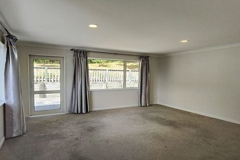 Photo of property in 48 Bur Oak Terrace, Schnapper Rock, Auckland, 0632