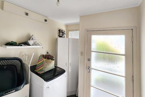 Photo of property in 1/5 Kerria Place, Sunnynook, Auckland, 0620