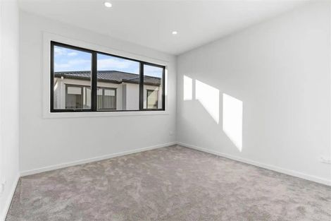 Photo of property in 8/25 Swanson Road, Henderson, Auckland, 0610