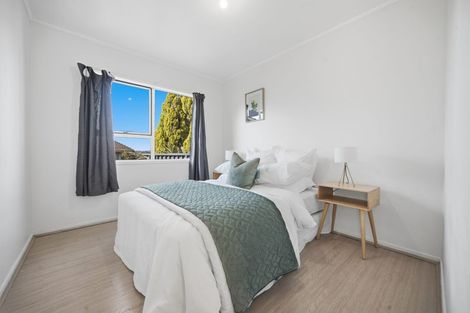 Photo of property in 10 Celeste Place, Totara Vale, Auckland, 0627