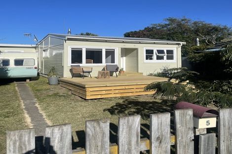 Photo of property in 5 Grove Road, Haumoana, 4102