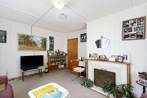 Photo of property in 42 Banks Street, Marfell, New Plymouth, 4310