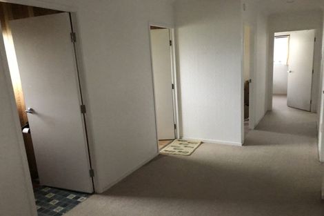 Photo of property in 136 Gloaming Hill, Titahi Bay, Porirua, 5022