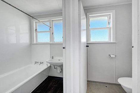 Photo of property in 26-28 Matipo Street, Castlecliff, Whanganui, 4501