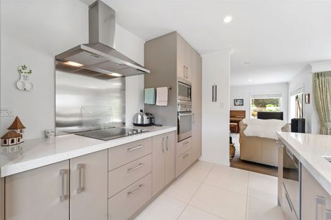 Photo of property in 100 Ferry Road, Arkles Bay, Whangaparaoa, 0932