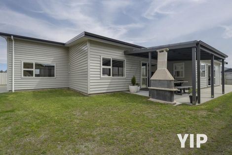 Photo of property in 14 Stony Hill Place, Grenada Village, Wellington, 6037