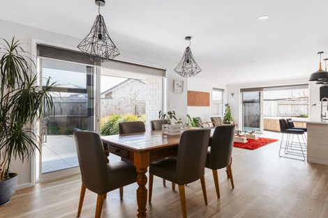 Photo of property in 6 Fuller Street, Papamoa Beach, Papamoa, 3118