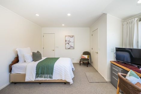 Photo of property in 25 Awanui Drive, Waikanae, 5036