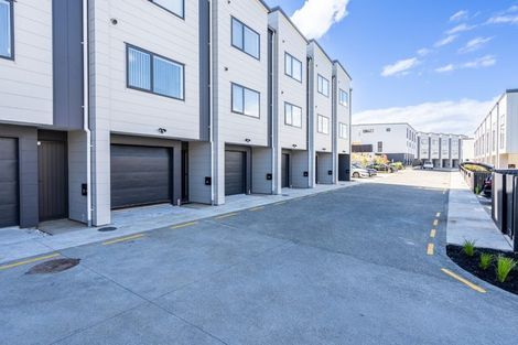 Photo of property in 24 Tukari Lane, Mangere Bridge, Auckland, 2022